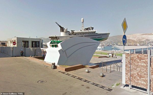 Советские монументы и уличные памятники