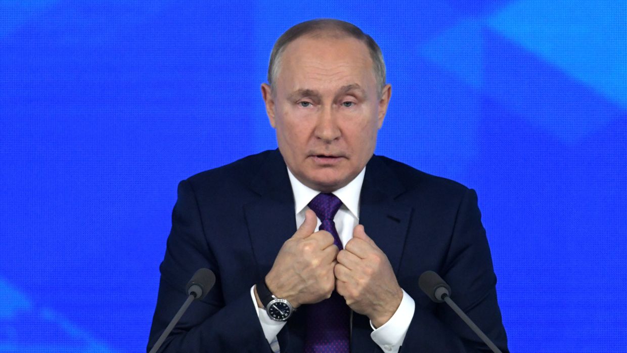Ежегодная пресс-конференция президента России Владимира Путина Ежегодная пресс-конференция президента России Владимира Путина