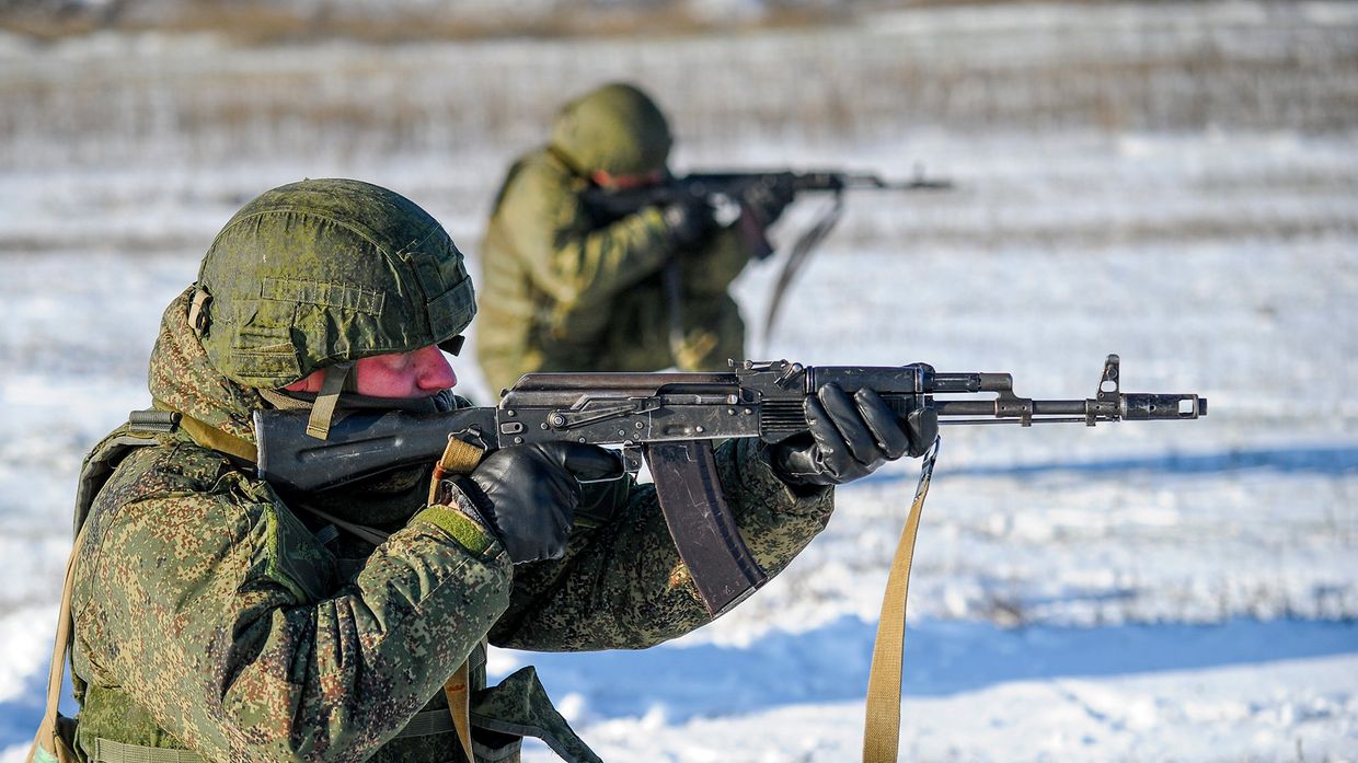 Военные учения на полигоне Кадамовский