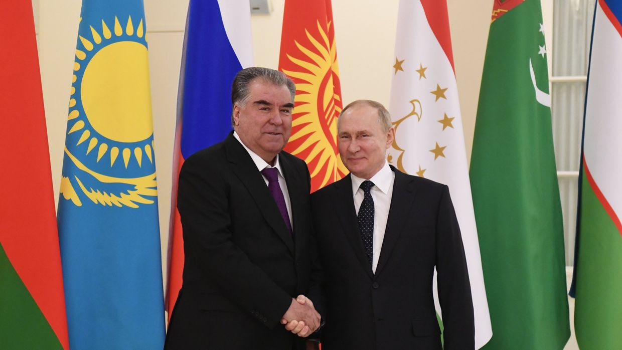 Президент РФ В. Путин принял участие в неформальной встрече руководителей государств - участников СНГ