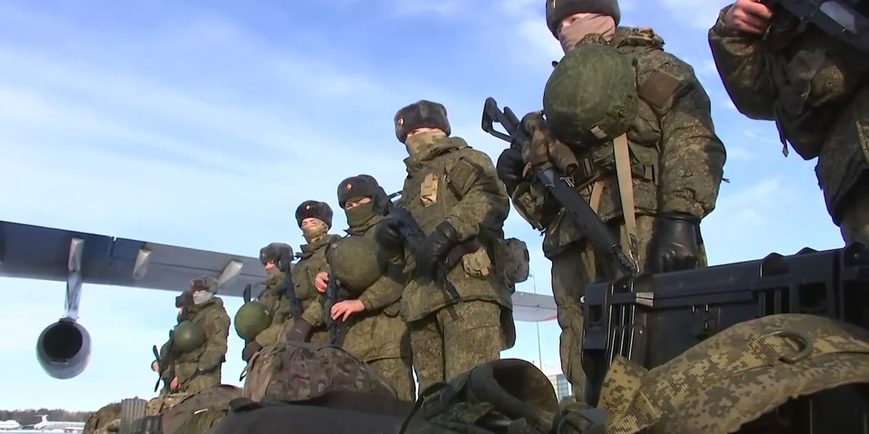 Отправка российской части миротворческого контингента в Казахстан