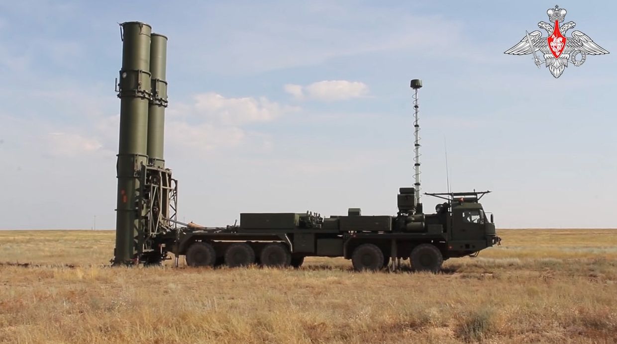Испытательные боевые стрельбы ЗРС С-500 на полигоне Капустин Яр